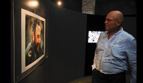 Inauguran exposición fotográfica en homenaje a Fidel