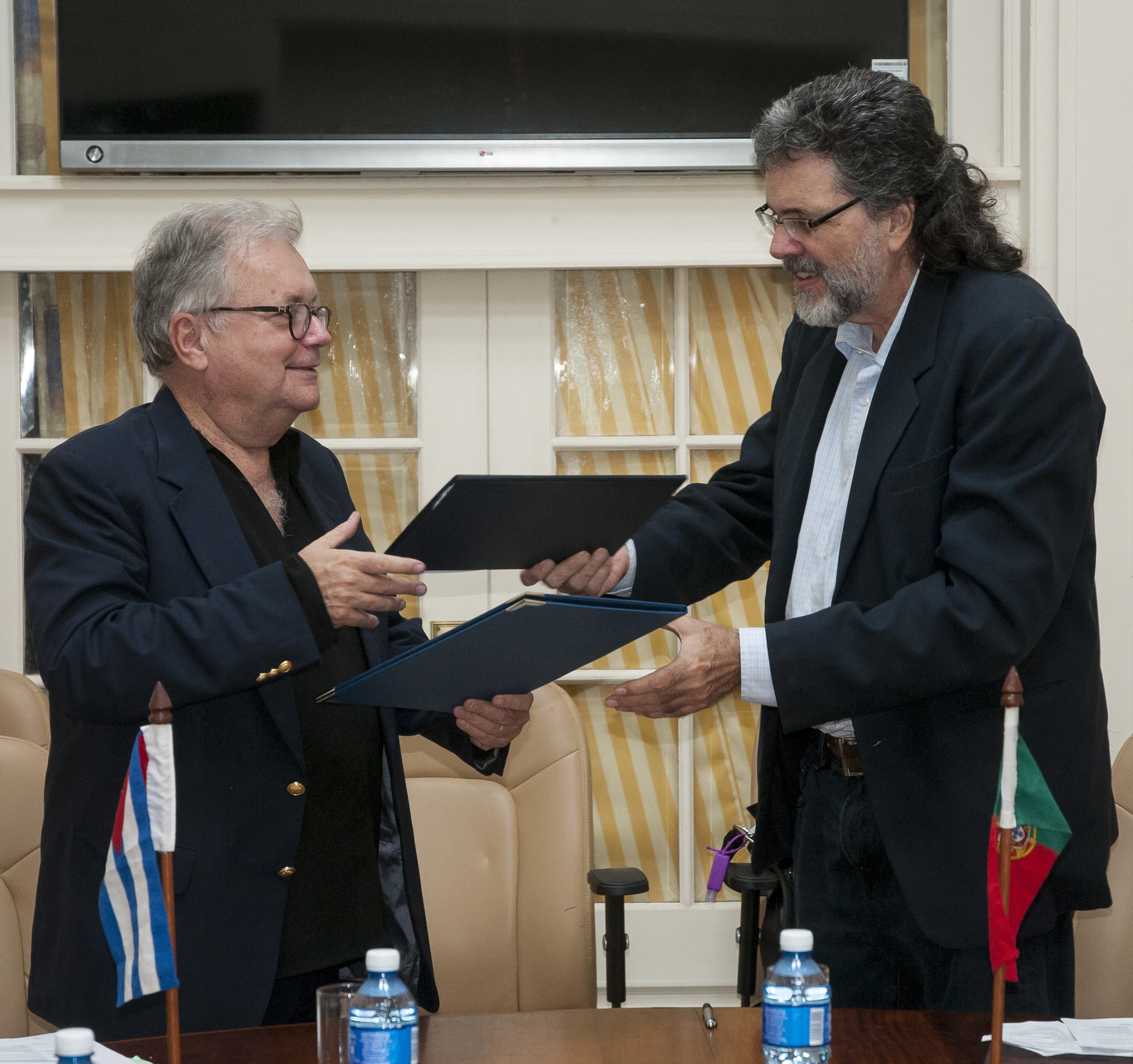 Firman Cuba y Portugal protocolo de intercambio y colaboración cultural