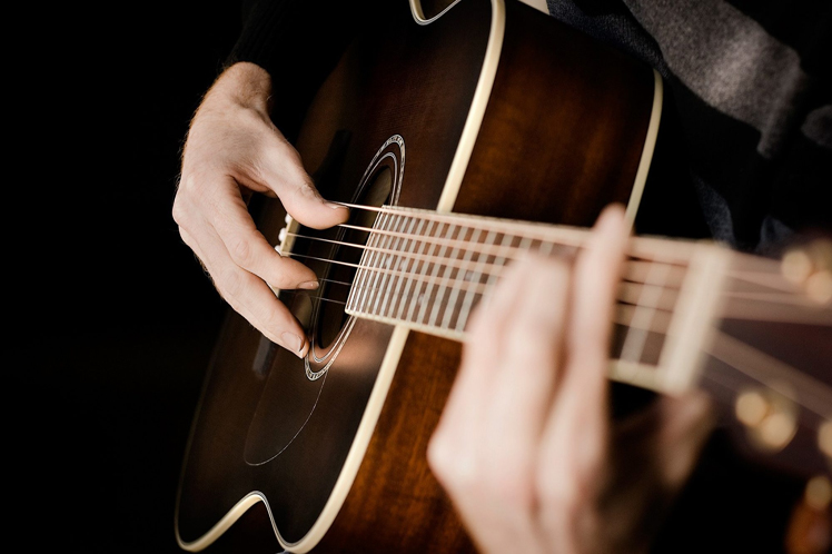 Maestros de la guitarra asistirán a evento en Cuba