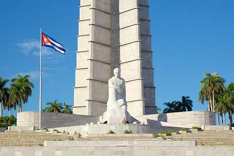Exponen en  el Memorial José Martí 40 obras de artistas cubanos