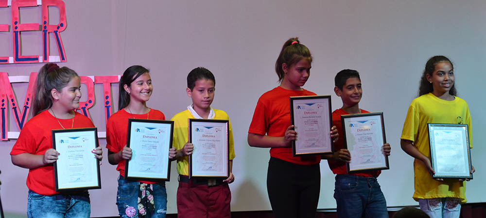 Premian concurso  nacional Leer a Martí