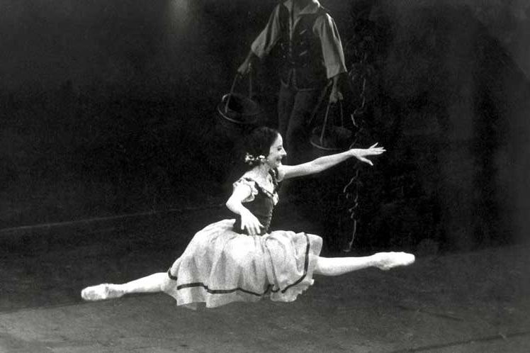 Museo de Danza de EE.UU. expone fotos de Alicia Alonso en Giselle