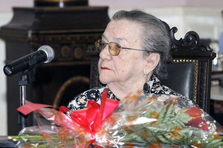 Homenajearán en Argentina a intelectual cubana Adelaida de Juan
