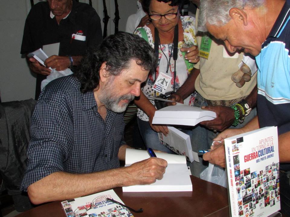 Presentan libro de Abel Prieto en las Romerías de Mayo