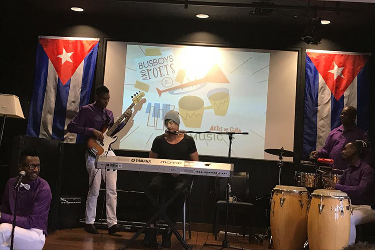 Músicos cubanos cantan en popular espacio de capital estadounidense
