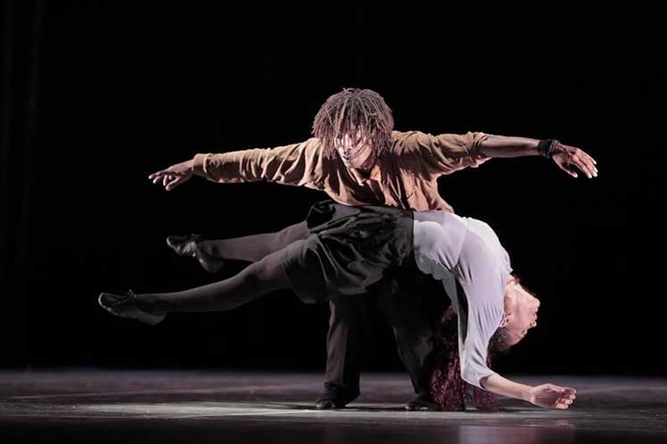 Estrenan en Cuba obra de coreógrafo israelí Ohad Naharin
