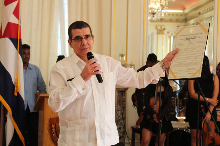 Concejo de capital estadounidense honra festival de arte cubano