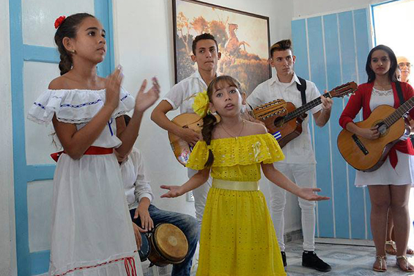 Dedicado al punto cubano, inició Festival de la Décima