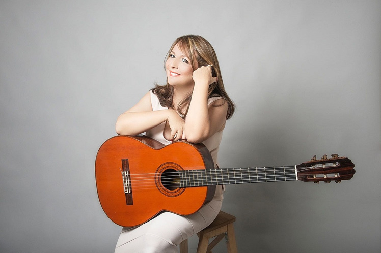 Liuba María Hevia recorrerá Cuba para celebrar 35 años en la música