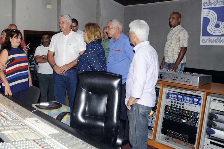 Presidente de Cuba constata estado de estudios de grabaciones Abdala