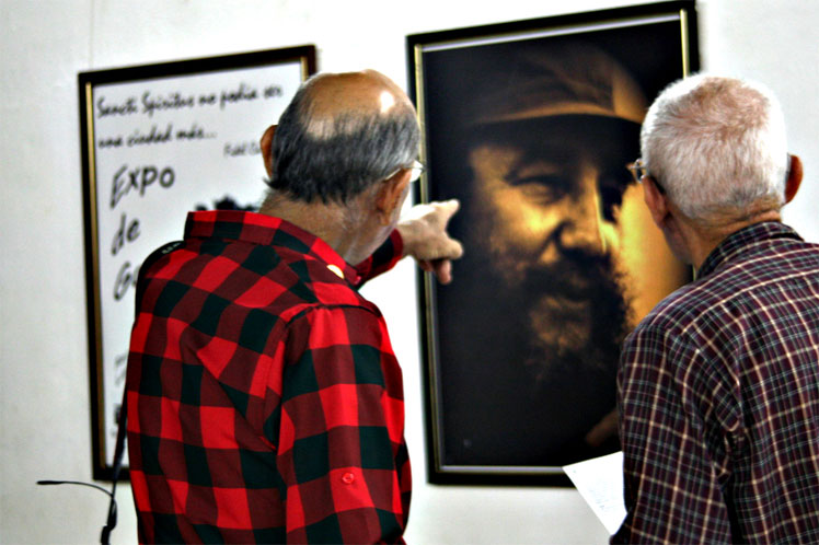 Exposición fotográfica en ciudad cubana rinde homenaje a Fidel Castro