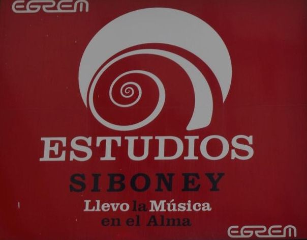 Graba Estudios Siboney disco con música de grandes conjuntos cubanos
