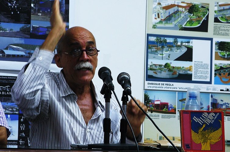 Páginas inéditas, con el poeta y periodista Félix Contreras