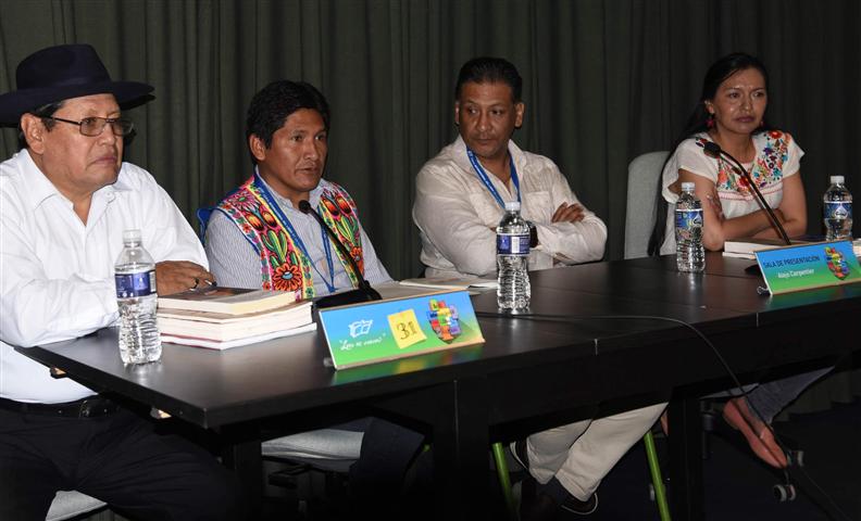 Bolivia en la feria del libro Small