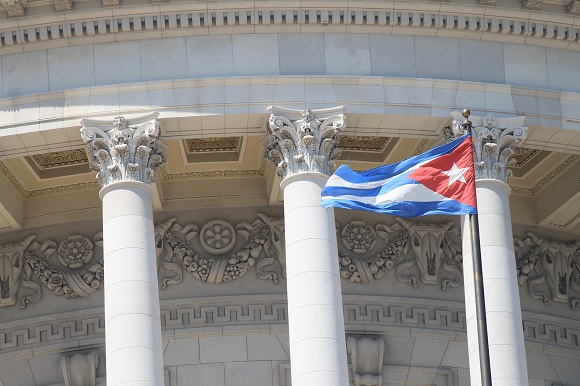 bandera capitolio cuba