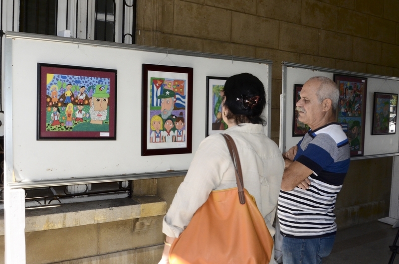 Dedicaron a Fidel, exposición inaugural de la Jornada por el Día del Instructor de Arte