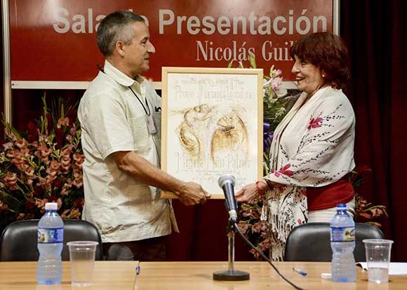 Margarita Mateo recibe el Premio Nacional de Literatura 2016