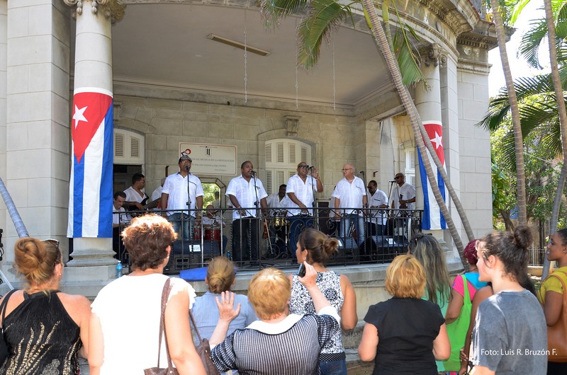 La Orquesta Aragón prestigia El Jardín del Instituto Cubano de la Música con su sonido característico