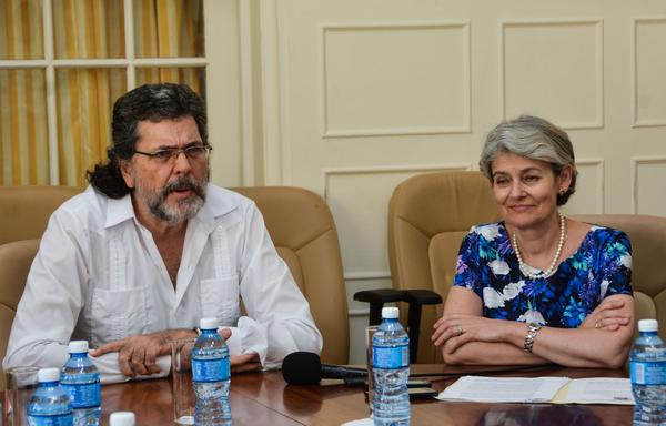 Dialoga Irina Bokova con ministro de Cultura de Cuba
