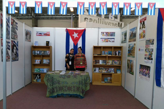 Feria del Libro de La Paz acoge muestra de literatura cubana