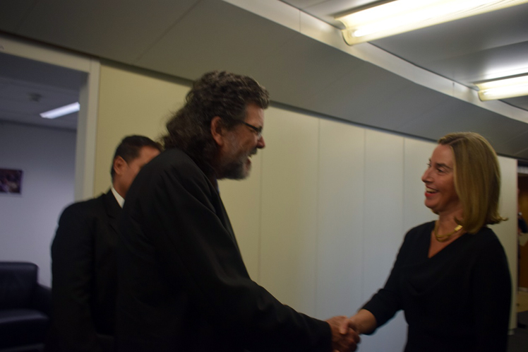 Jefa de la diplomacia europea recibe a ministro de Cultura de Cuba
