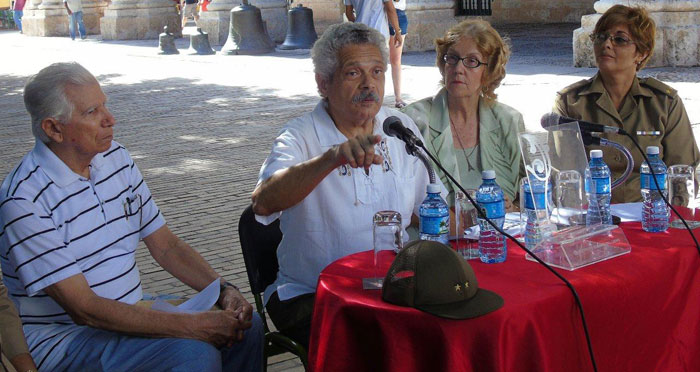 Se presentó en el Sábado del Libro el volumen “Fidel es un país”