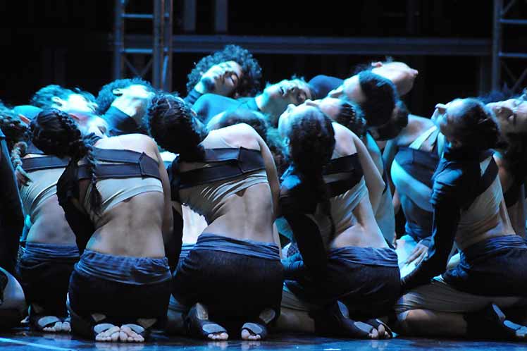 Confieren Premio Villanueva en Cuba a obra danzaria Carmina Burana