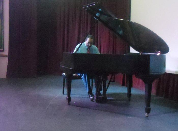 Huberal Herrera y su pacto con el piano