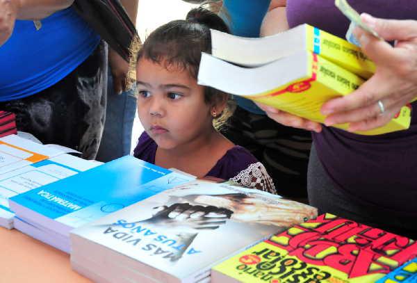 Feria Internacional del Libro llegó a Sancti Spíritus, Mayabeque y Guantánamo