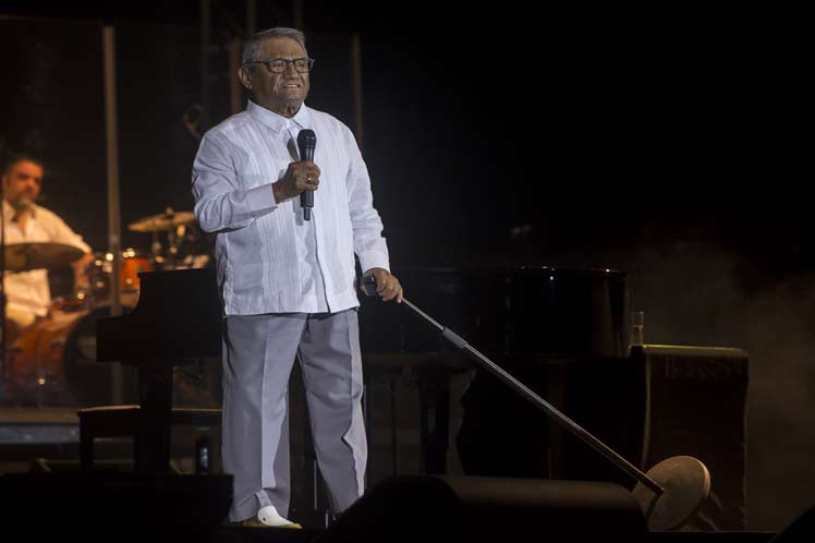 Armando Manzanero vistió de nostalgia concierto en Cuba