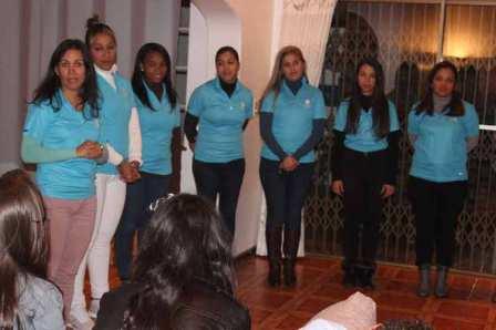Agrupación cubana Vocal Luna en ensayos finales antes de competencia